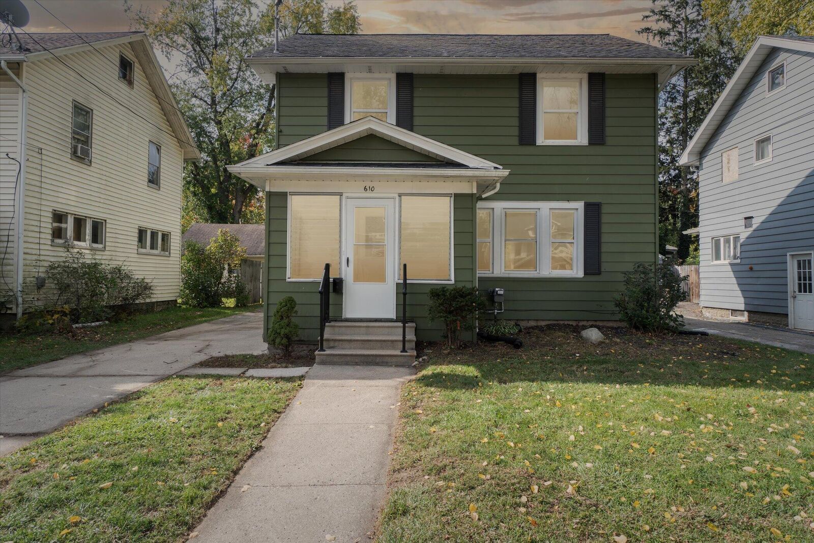 Property Photo: 610 S Grinnell St Street MI 49203