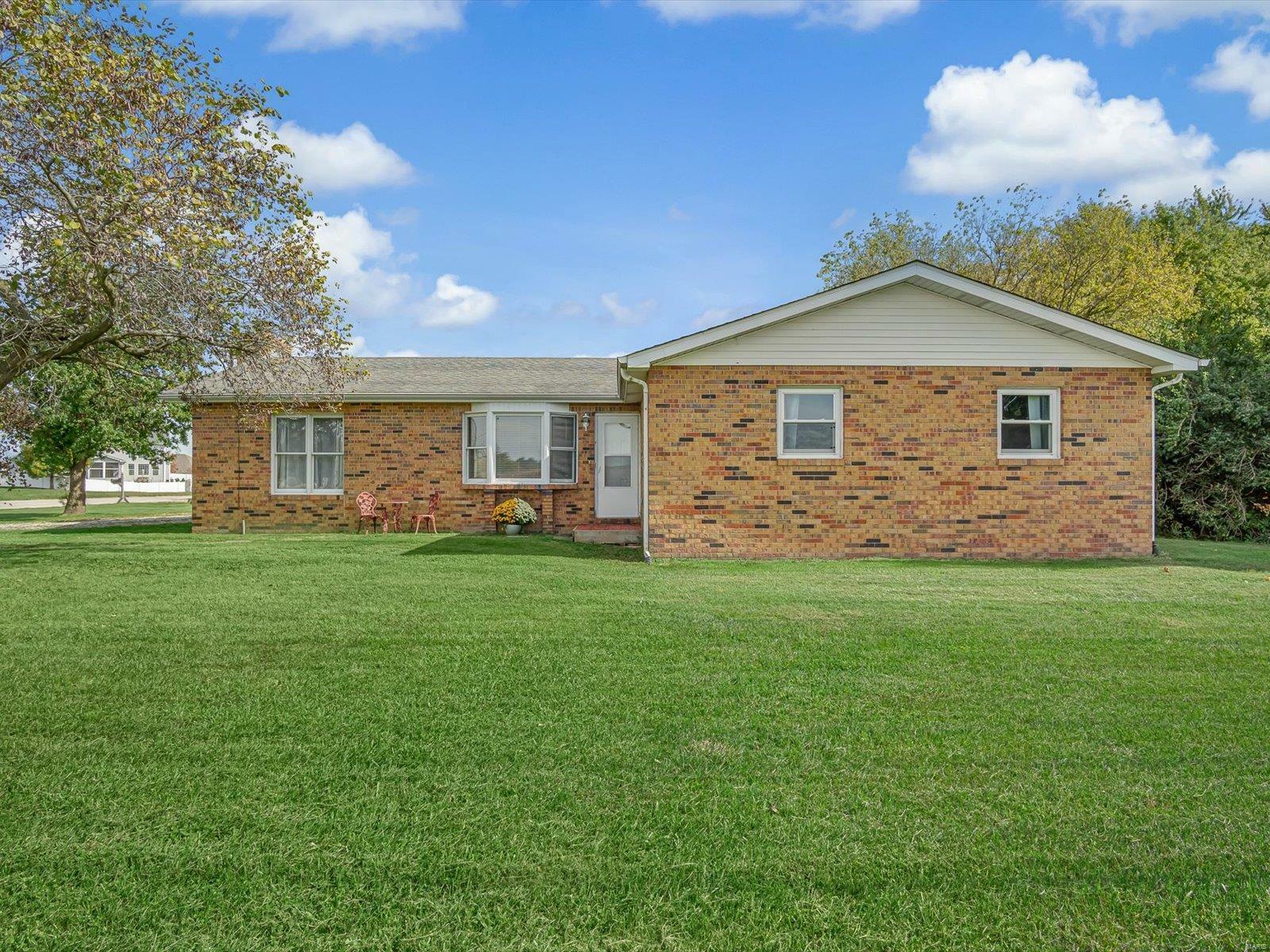 Property Photo:  8408 Country Lane  IL 62294 