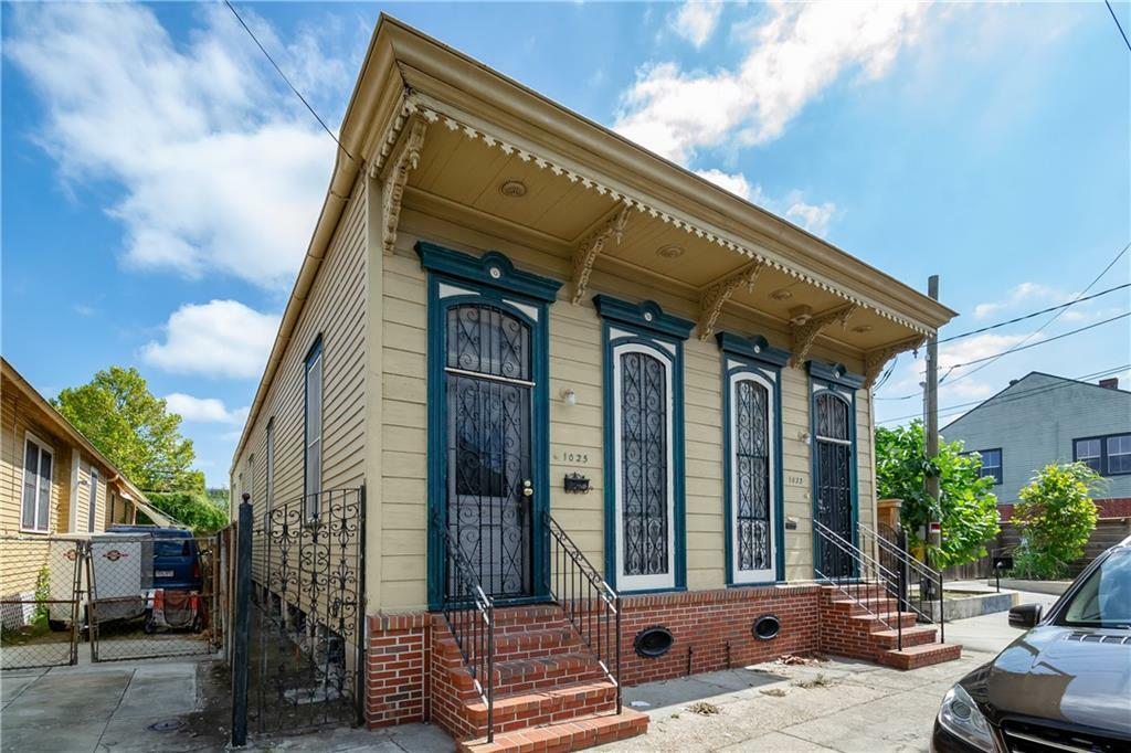 Property Photo:  1025 Frenchmen Street  LA 70116 