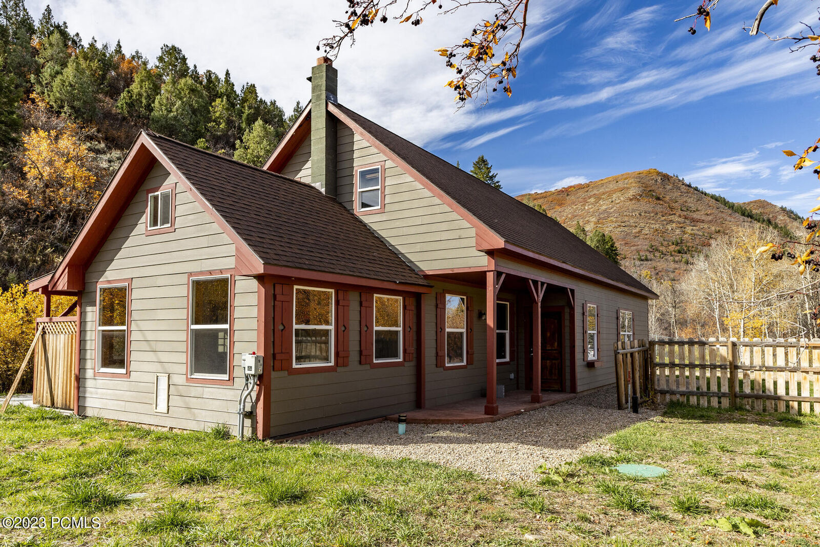Property Photo: 1686 Country Lane UT 84036