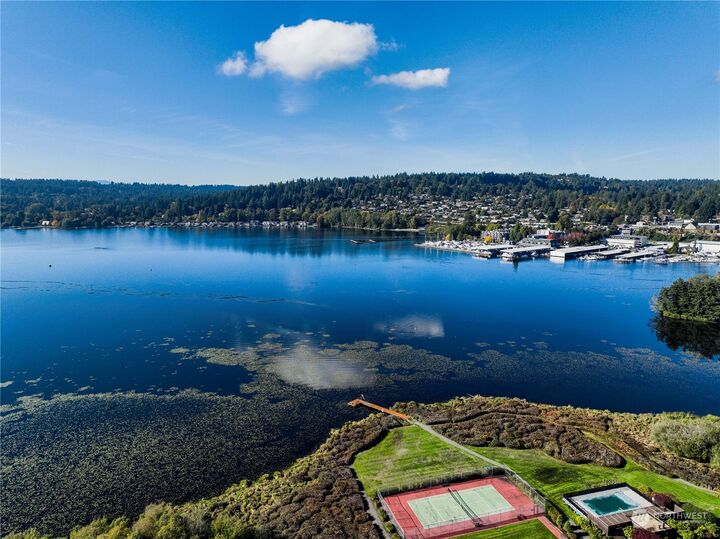 2 bed Kenmore home for sale 16929 Inglewood Road NE 203, Kenmore, WA 98028