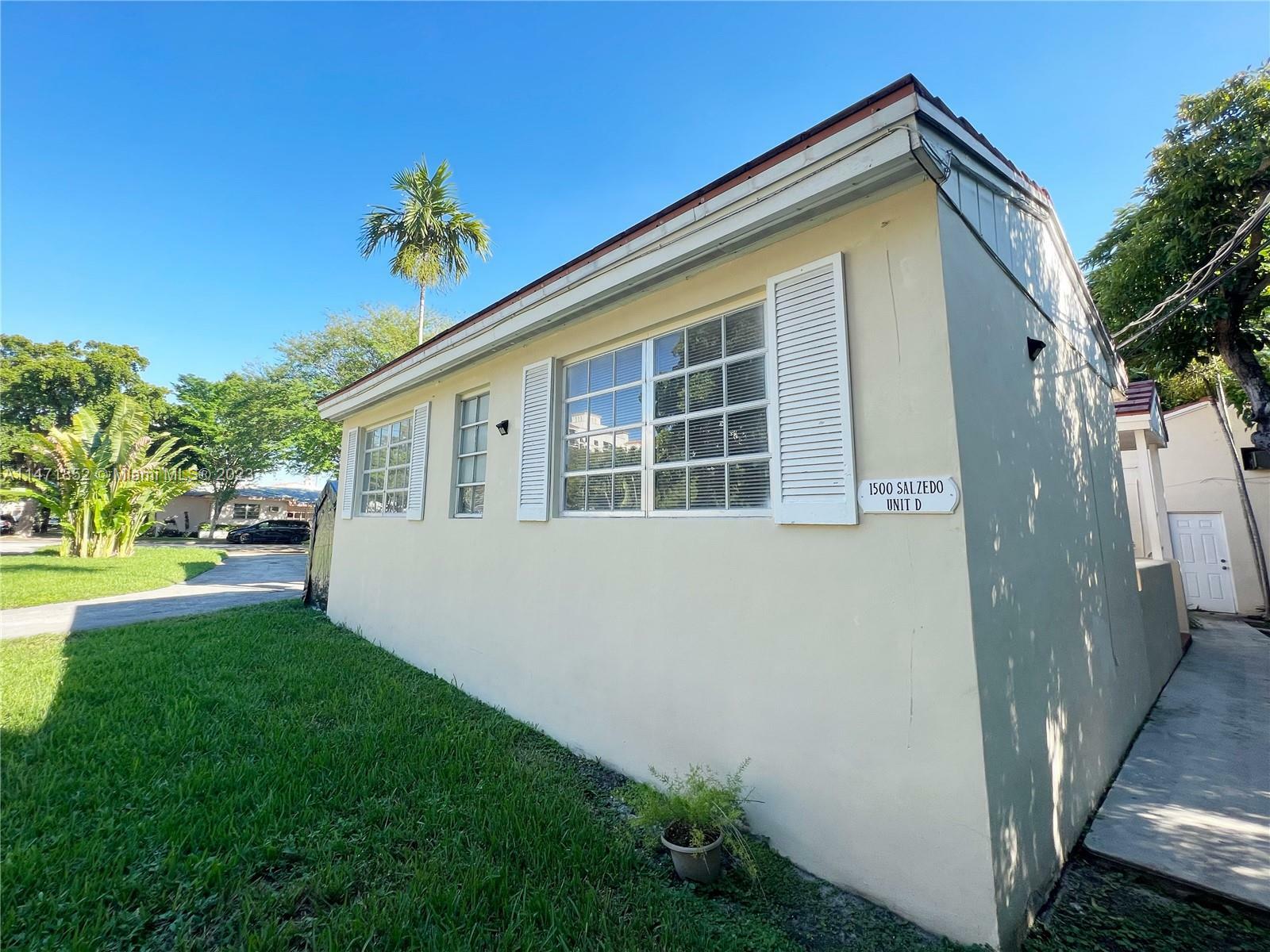 Property Photo:  1500 Salzedo St D  FL 33134 