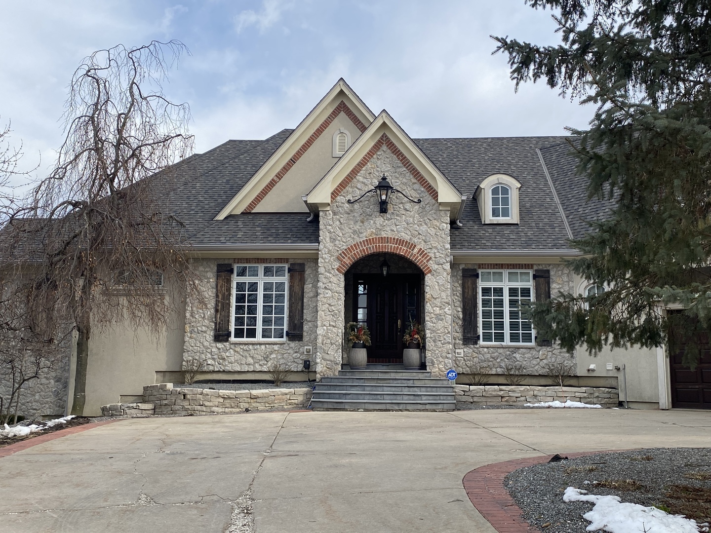 Property Photo: 1350 Galloway Drive IL 60098