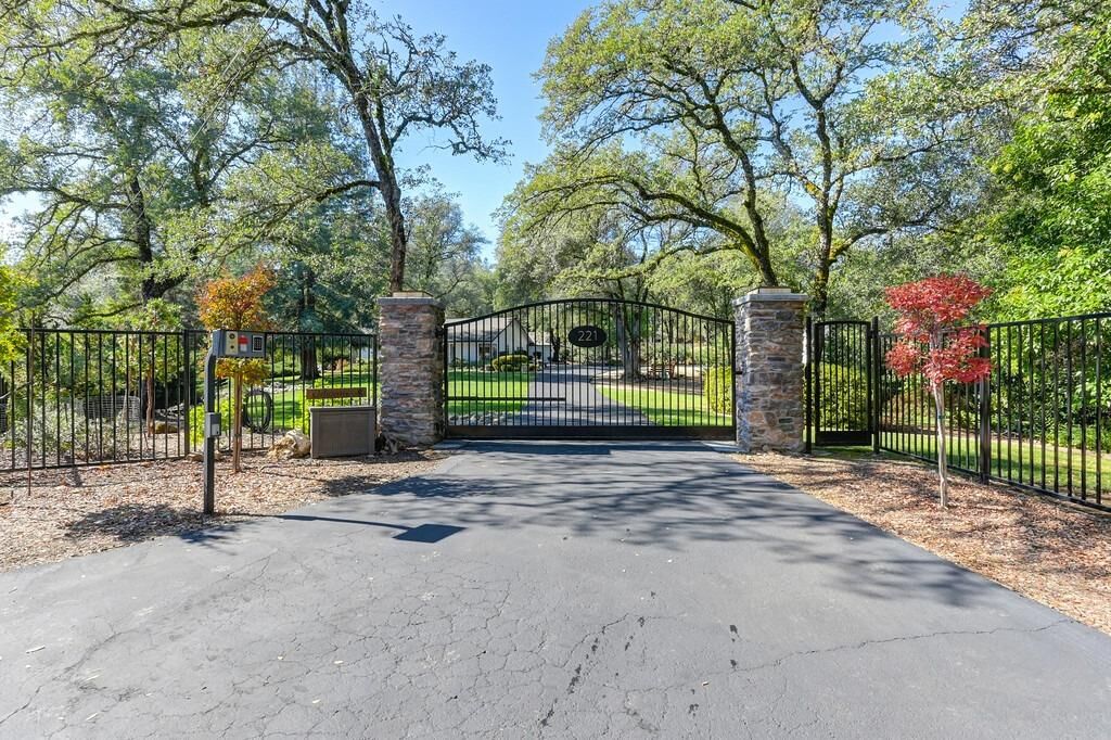 Property Photo: 221 Hammond Drive CA 95603