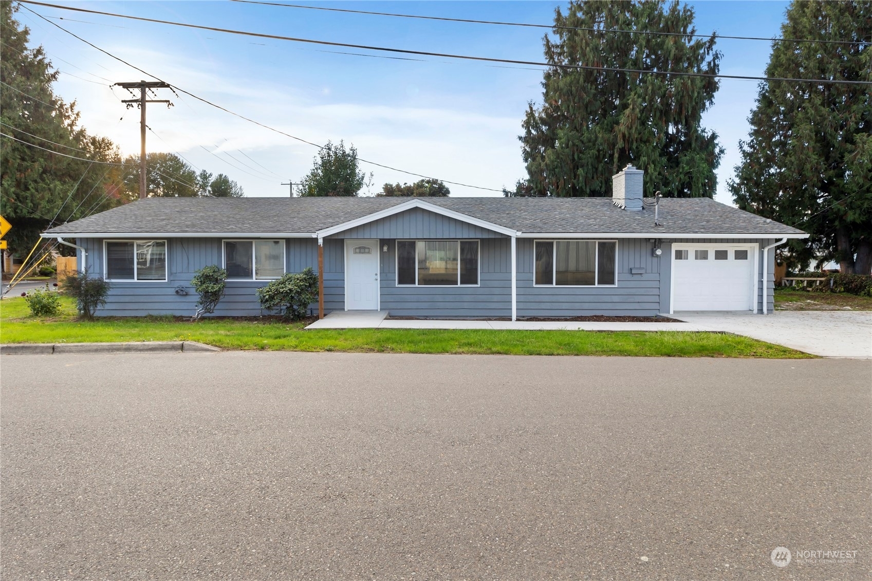 Property Photo:  1504 Steele Avenue  WA 98390 