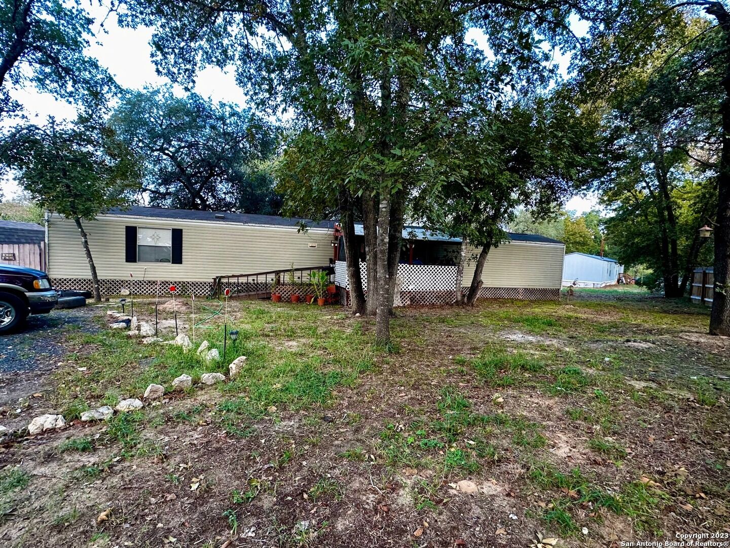 Property Photo: 3911 Anaqua Dr TX 78112