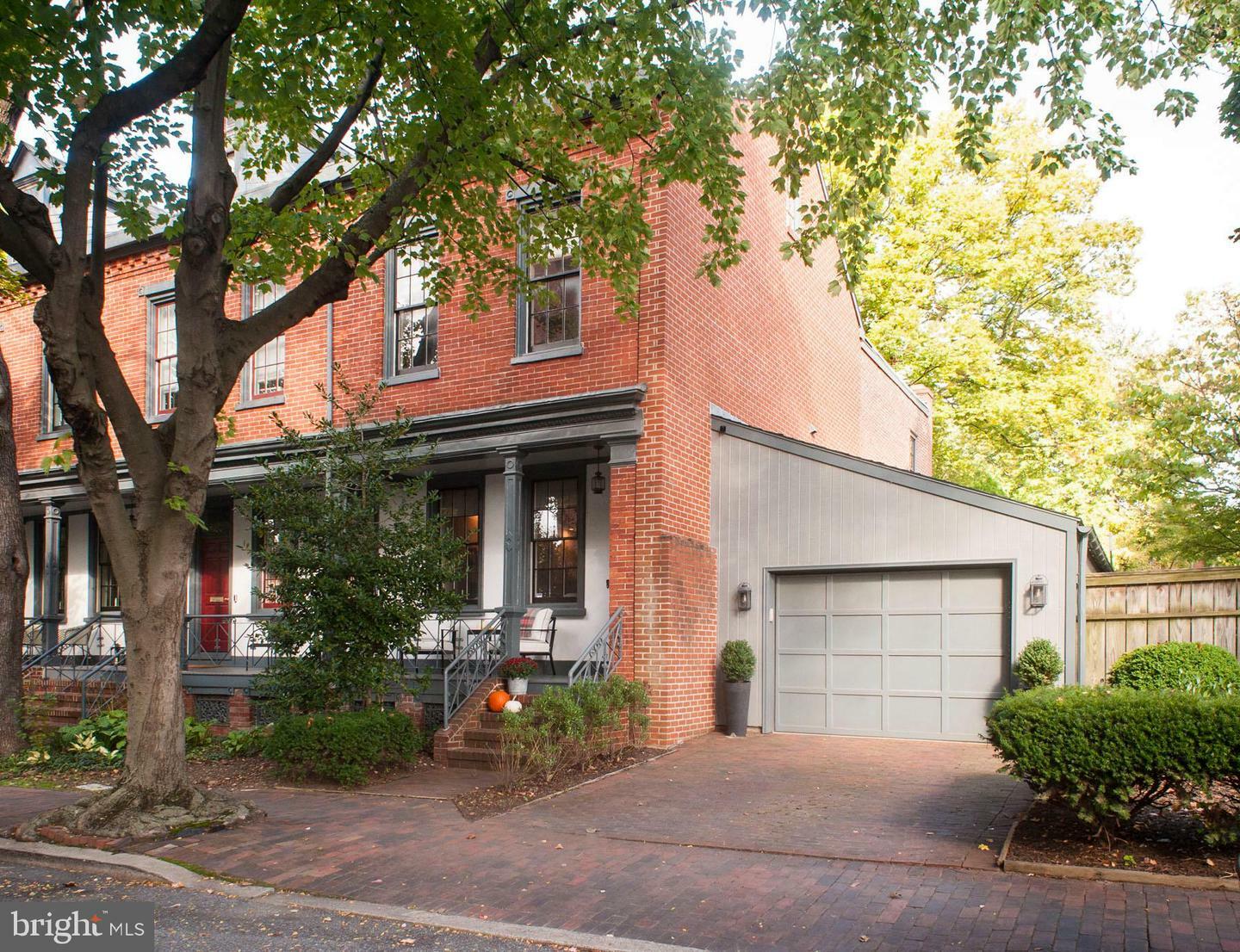 Property Photo: 139 S Duke Street PA 17602