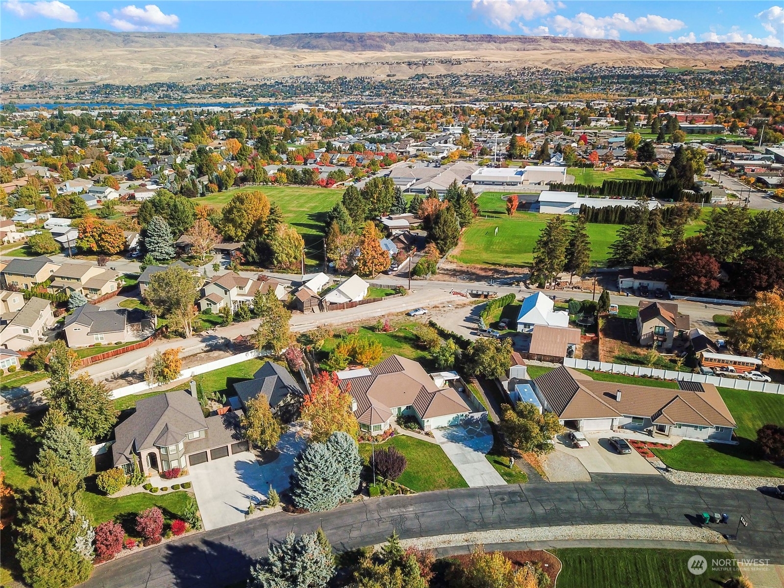 Property Photo:  617 Meadows Drive  WA 98801 