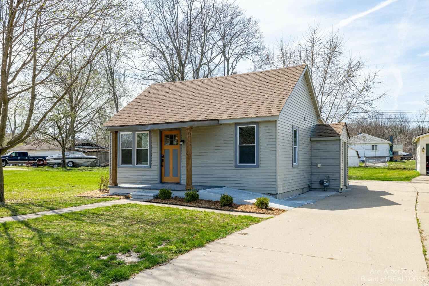 Property Photo:  76 Oregon Street  MI 48198 