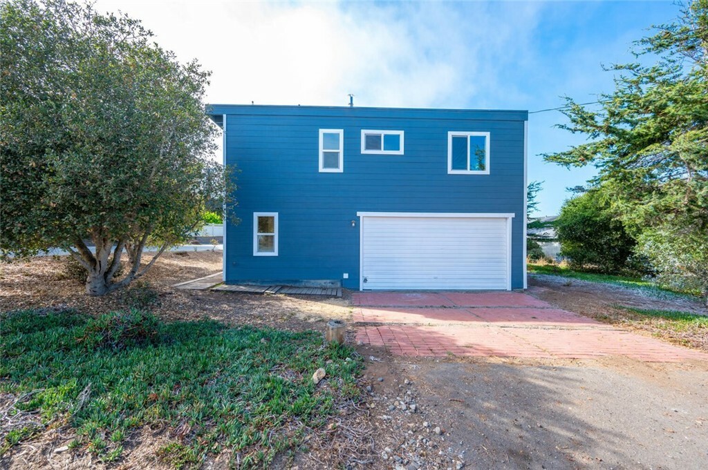 Property Photo:  1881 Doris Avenue  CA 93402 