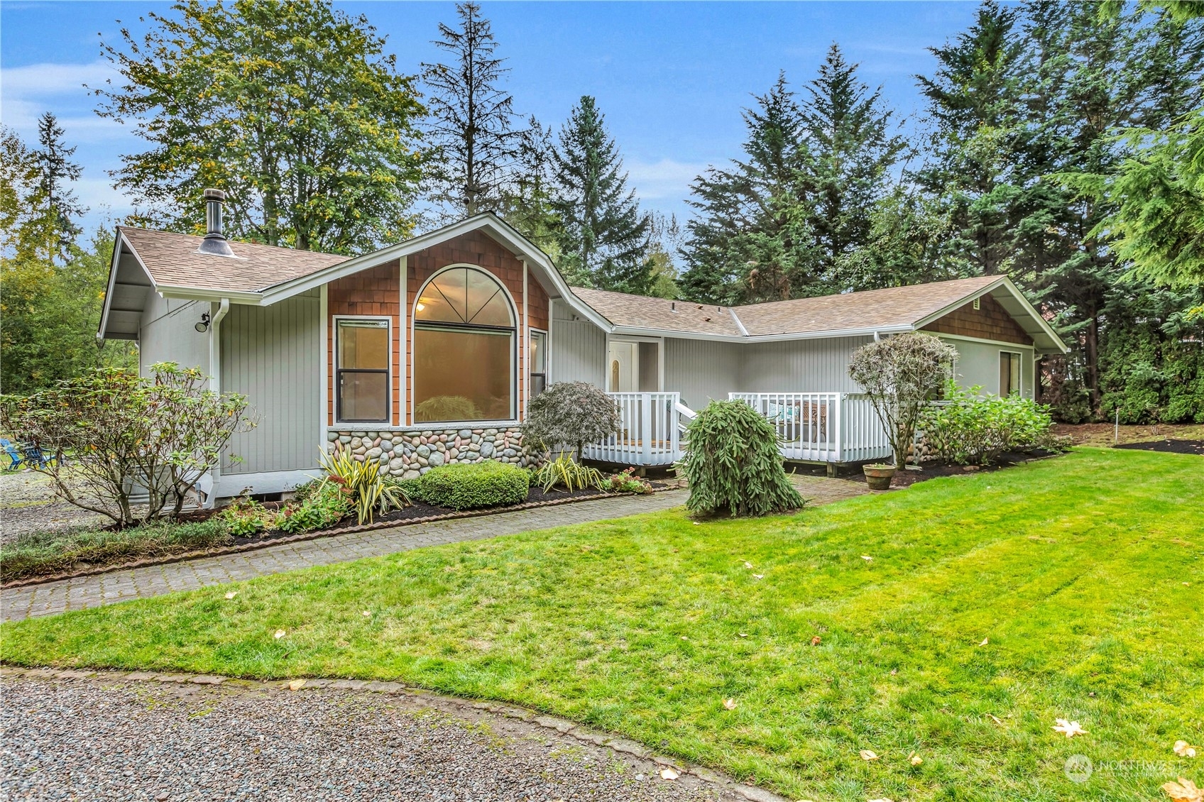 Property Photo:  5516 264th Avenue NE  WA 98053 