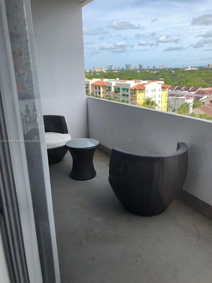 Property Photo:  700 Biltmore Way 907  FL 33134 