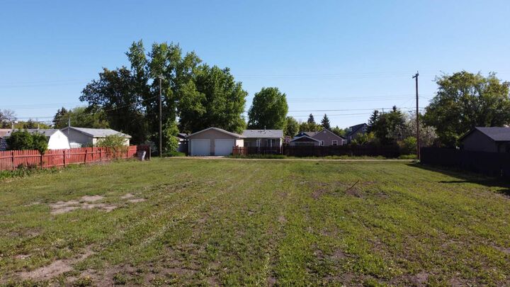 Property Photo: 1230 &Amp 1234 5 Avenue AB T9W 1L8