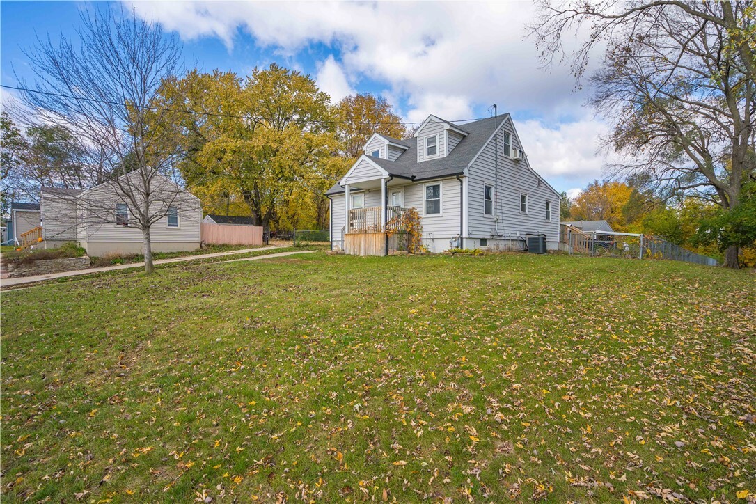 2958 E Euclid Avenue  Des Moines IA 50317 photo
