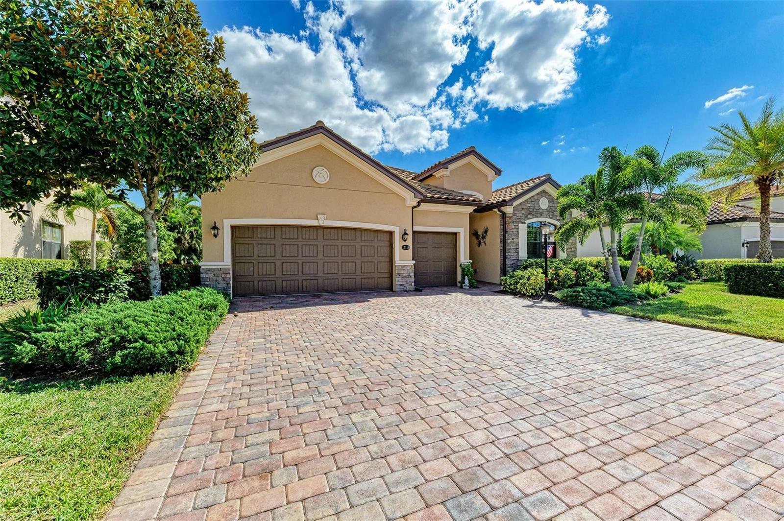 Property Photo:  13116 Ramblewood Trail  FL 34211 