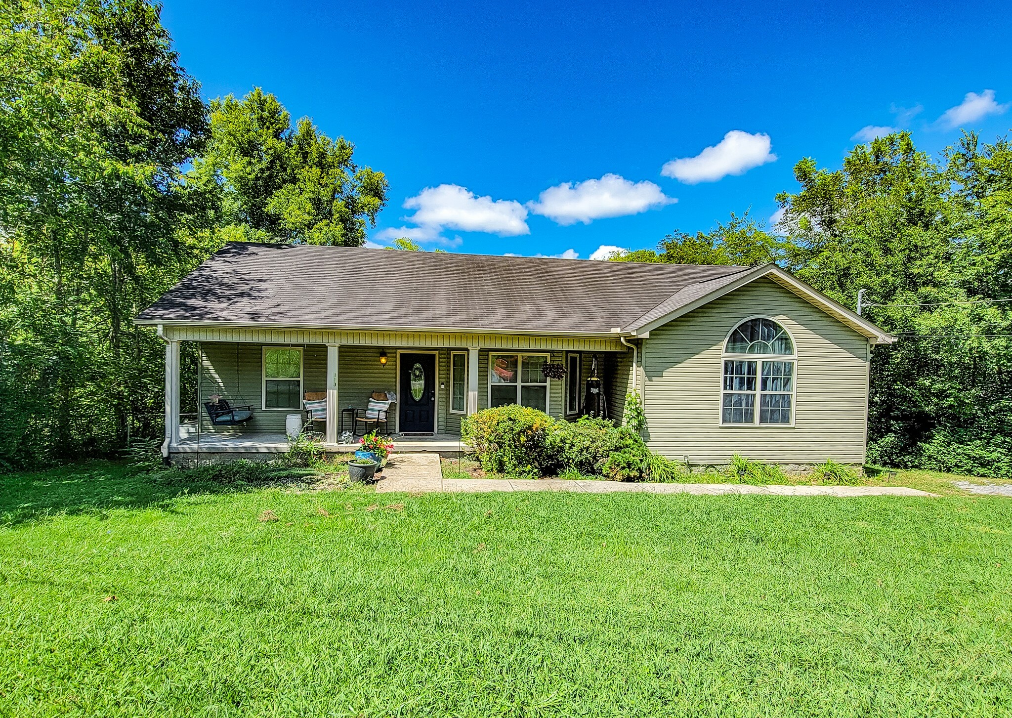 Property Photo:  113 Sims Ave  TN 37183 