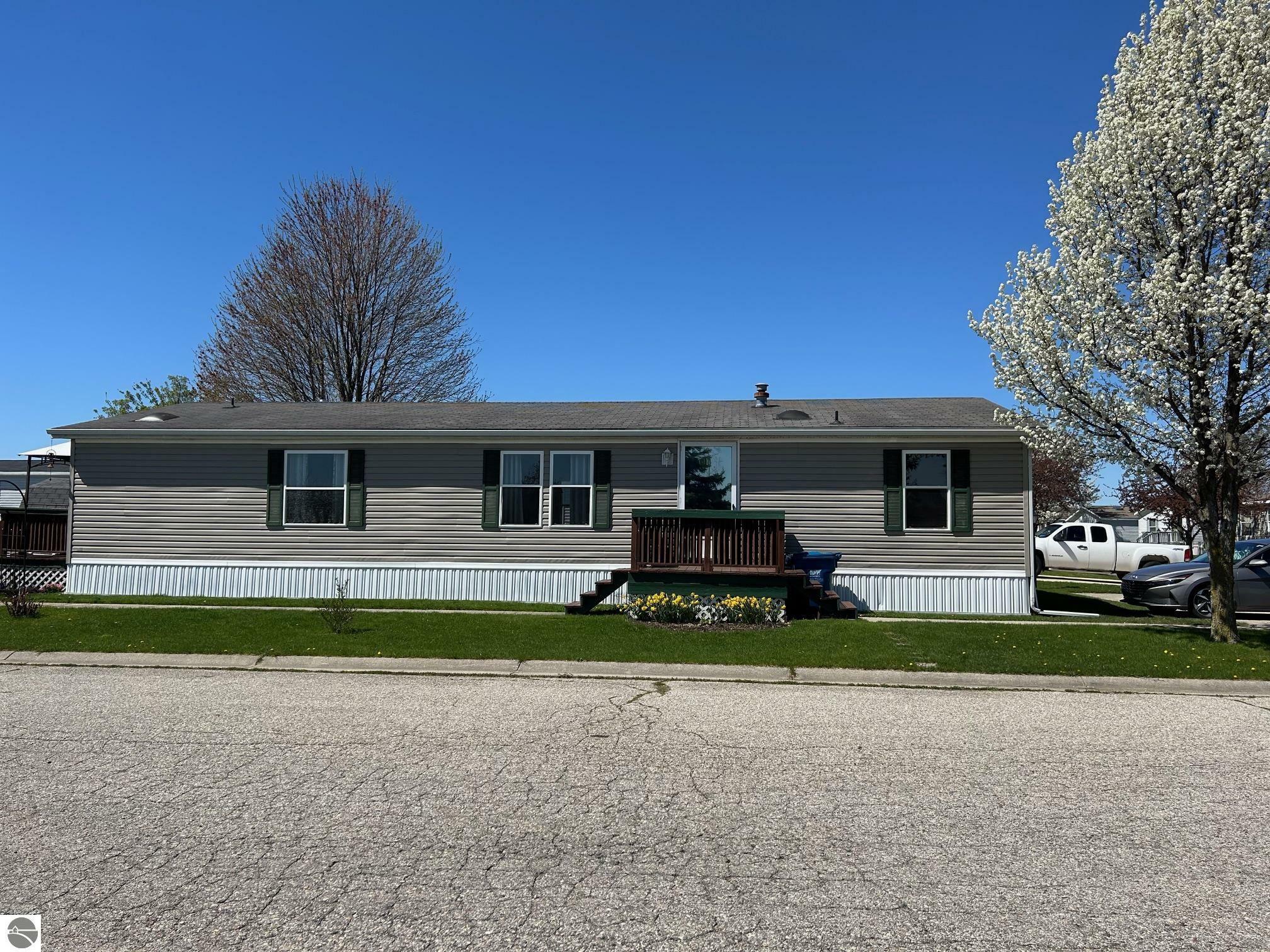 5522 E Crossway Lane  Mt Pleasant MI 48858 photo