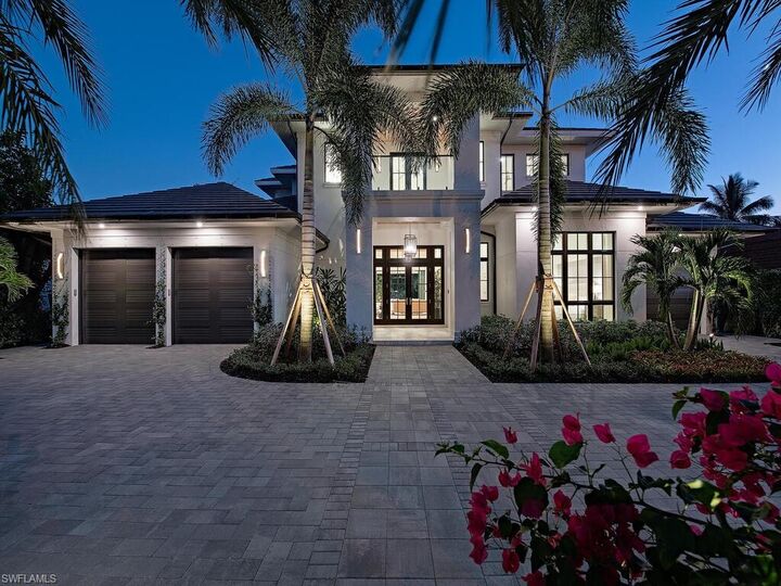 626 S Golf Dr  Naples FL 34102 photo