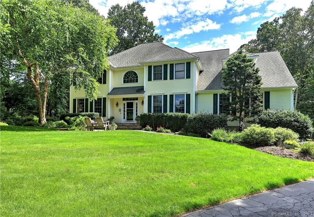Property Photo:  40 Gatehouse Road  CT 06611 