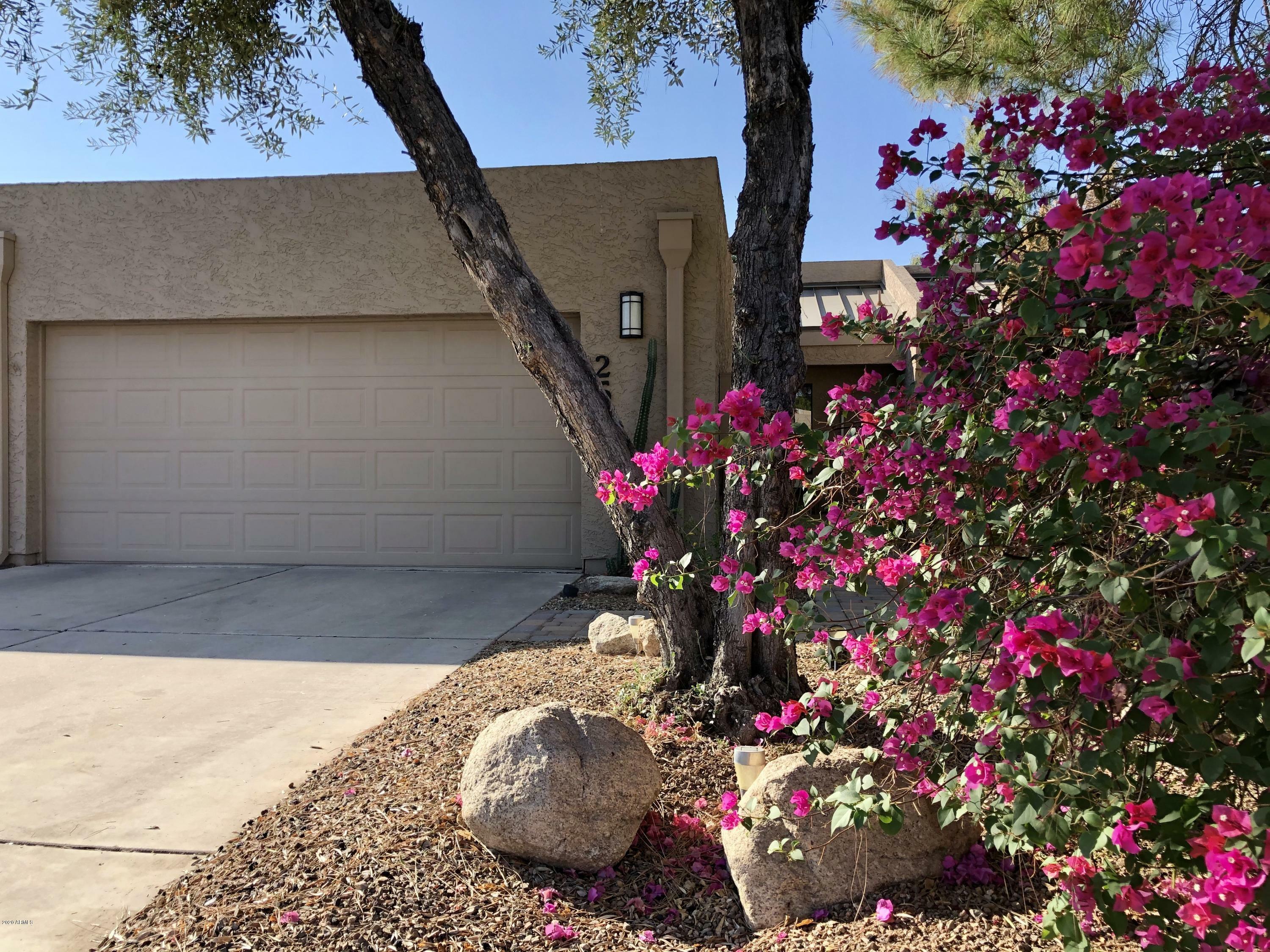 Property Photo:  25 E Redondo Drive  AZ 85282 