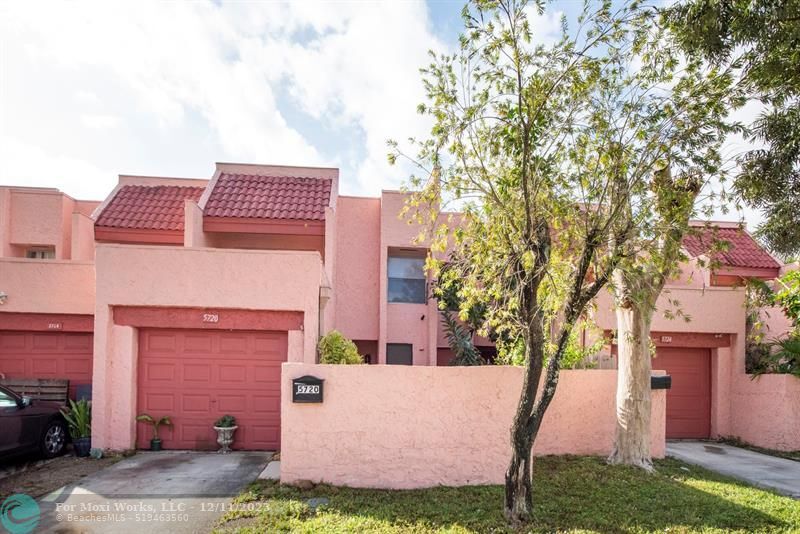Property Photo: 5720 NW 16th St 22 FL 33313