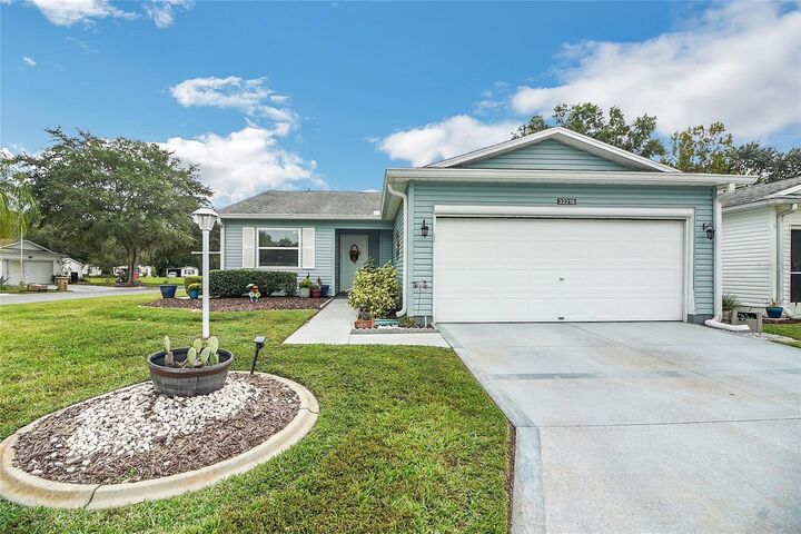 Property Photo: 32218 Sweet Briar Court FL 34748