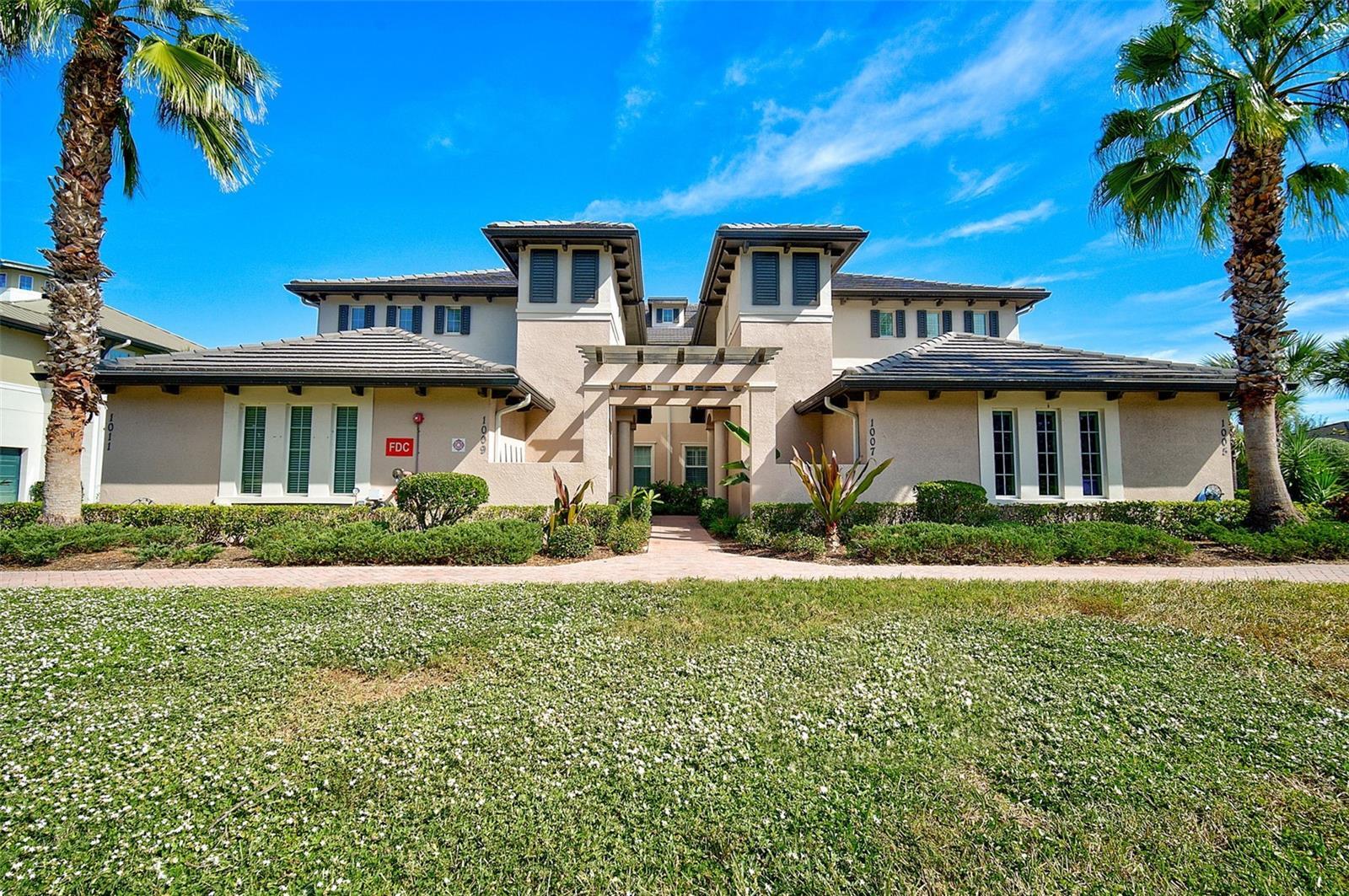 Property Photo:  1009 Riverscape Street  FL 34208 