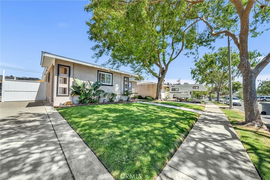 Property Photo:  1014 Cerise Avenue  CA 90503 