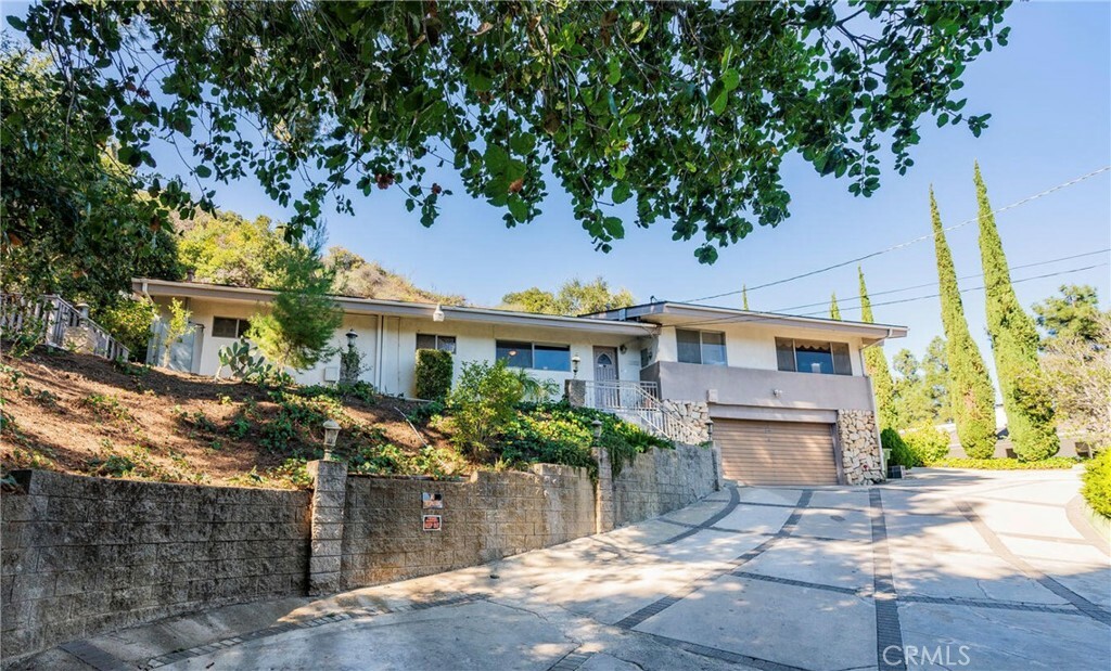 Property Photo: 12000 Briarvale Lane CA 91604