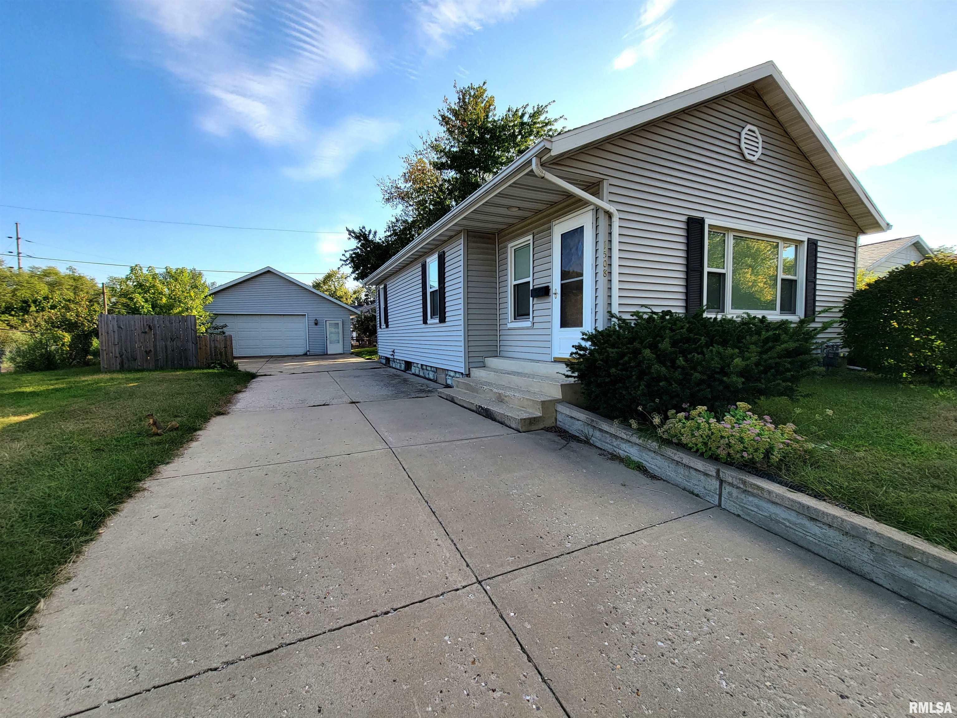 Property Photo:  1508 Catherine Street  IL 61554 