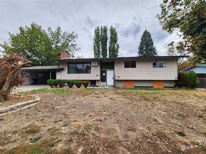 1108 2nd Street SE  East Wenatchee WA 98802 photo