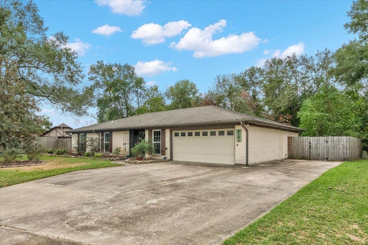 Property Photo:  3101 Pebble Beach Ln  TX 77630 