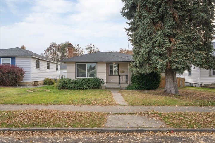1016 E Rockwell Ave  Spokane WA 99207 photo