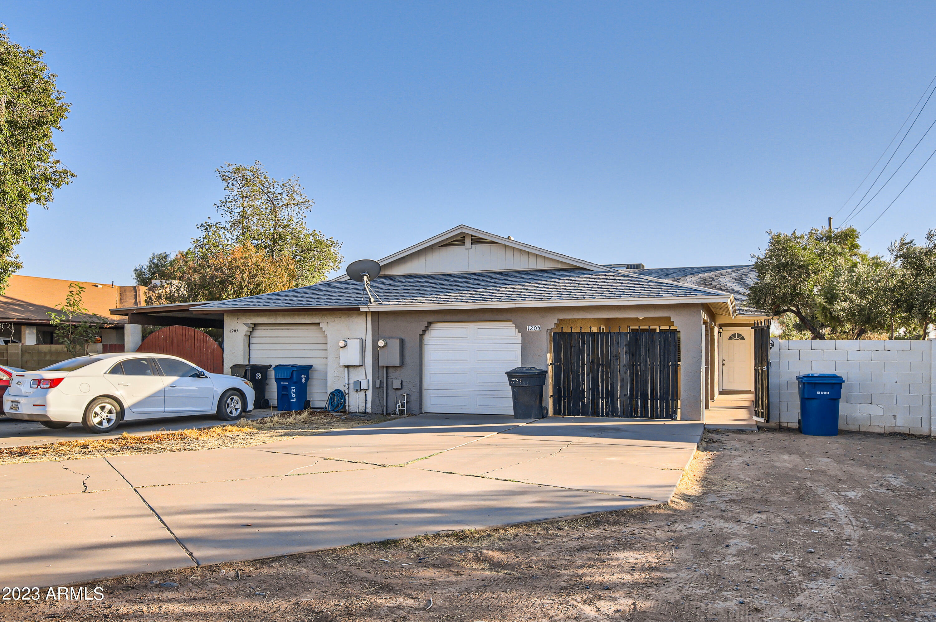 Property Photo: 1205 E Grove Circle AZ 85204