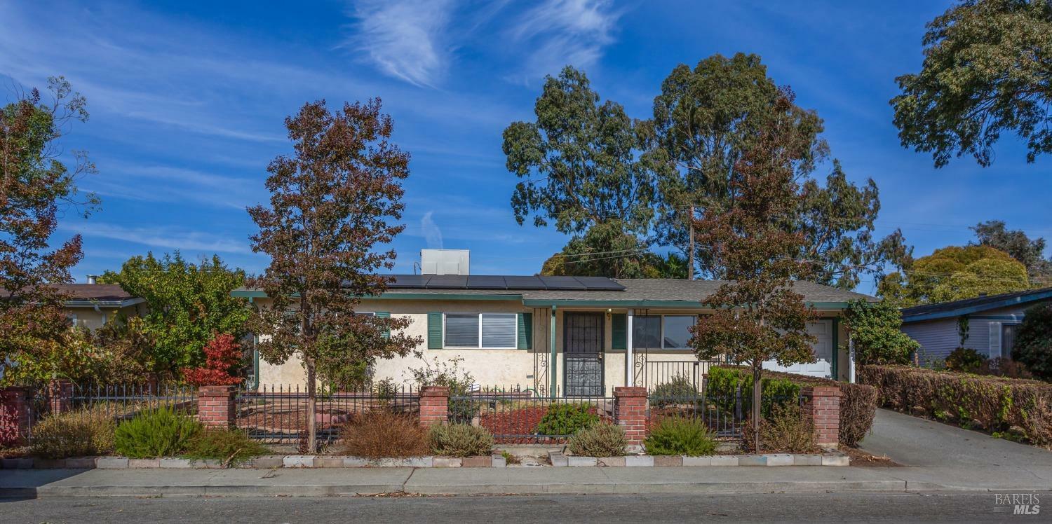 Property Photo:  514 Pear Tree Lane  CA 94533 