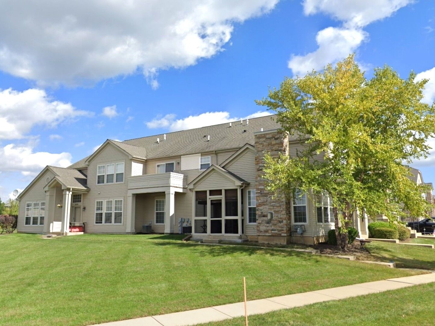 Property Photo:  2624 Maple Circle  IL 60118