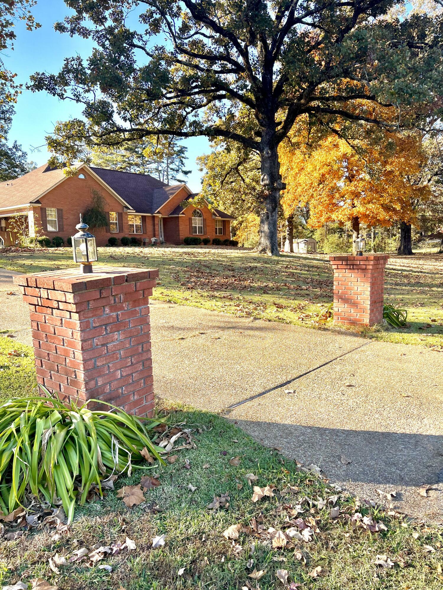 Property Photo:  163 Winfield Dr.  MS 38801 