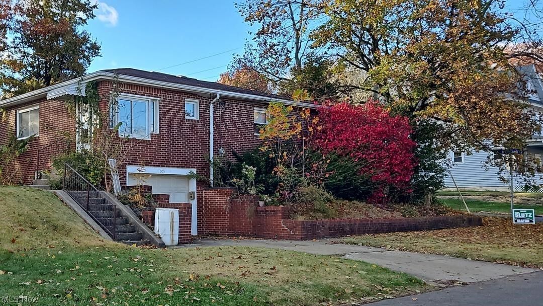 Property Photo:  905 9th Street SW  OH 44647