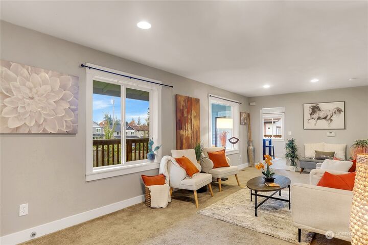 Property Photo:  3215 19th Street  WA 98201 