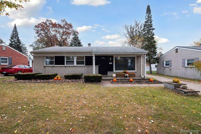 Property Photo: 47324 Roland Street MI 48317