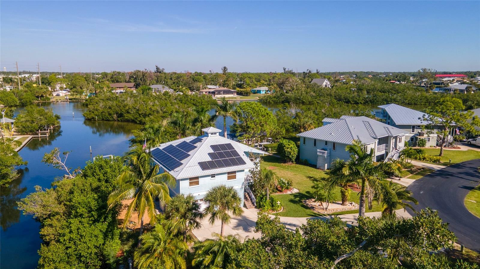 Property Photo:  7113 Pinebay Boulevard  FL 34224 