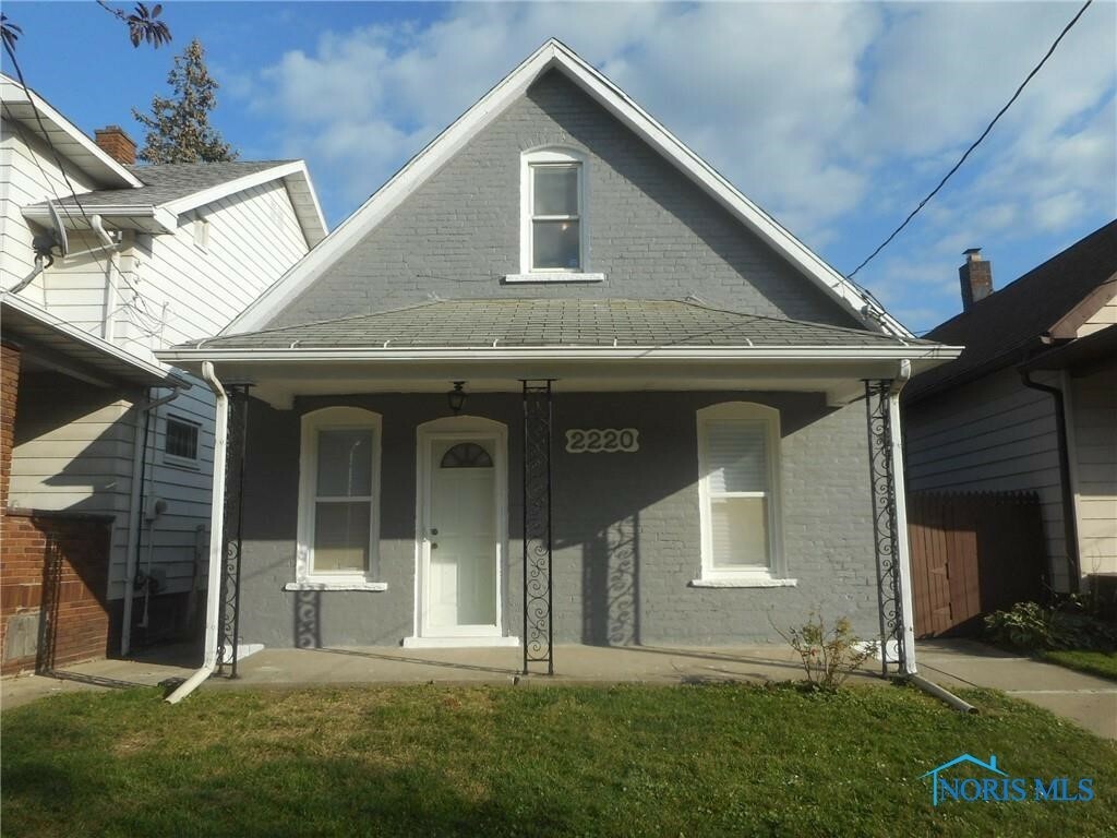 Property Photo:  2220 Genesee Street  OH 43605 