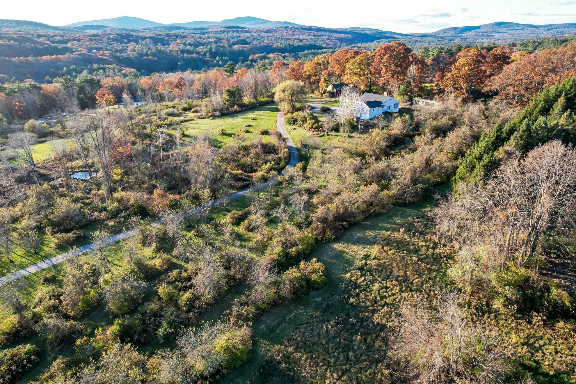 Property Photo:  48 Curtis Farm Road  NH 03086 