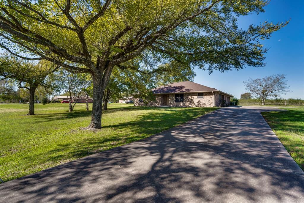 Photo de la propriété: 909 McClintic Drive TX 76642
