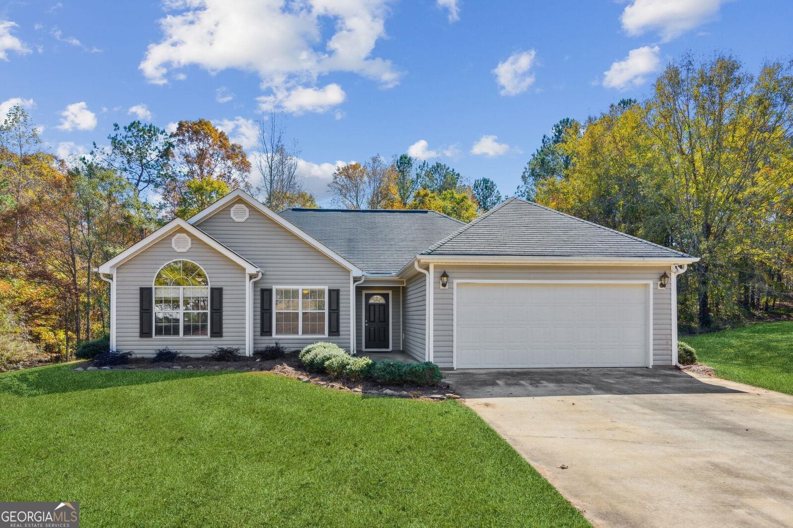Property Photo: 110 Caledon Way GA 30263