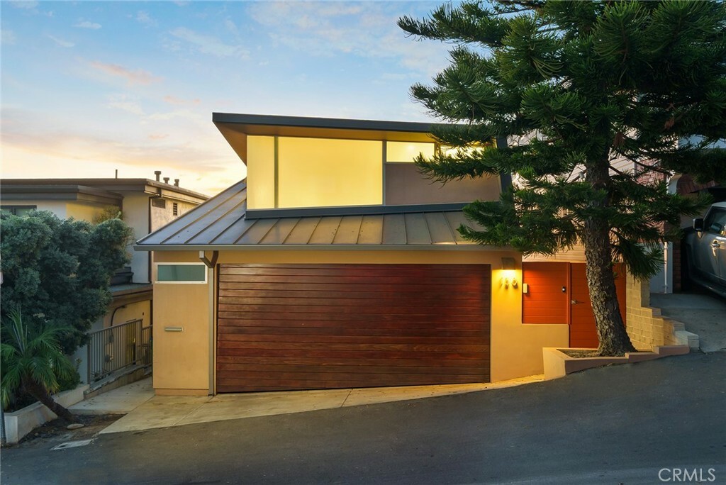 Property Photo: 138 Sunset Terrace CA 92651