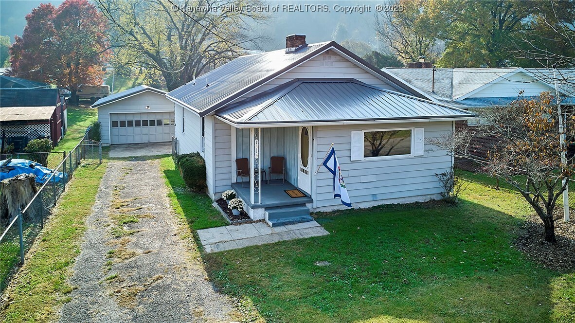 Property Photo: 1514 Gladys Avenue WV 25067