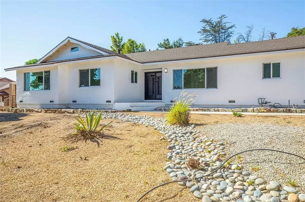 Property Photo:  11257 Yarmouth Ave  CA 91344 