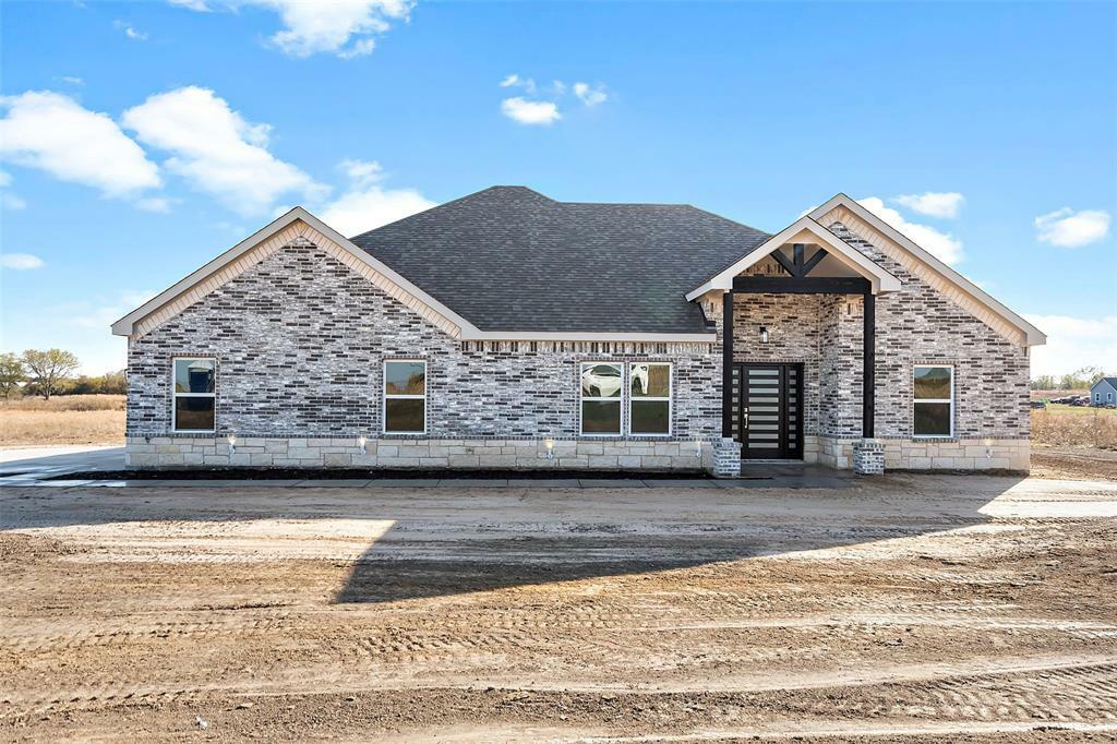 Property Photo: 6417 County Rd 4120 TX 75422