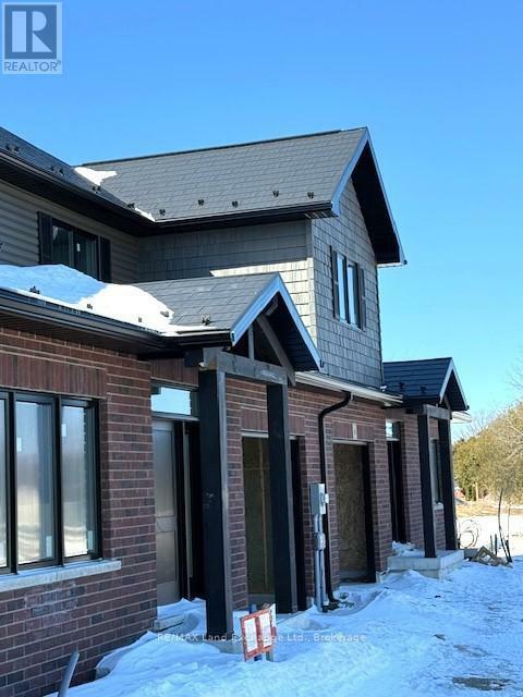 Property Photo: 8 Golf Links Road Unit 3 ON N2Z 0G1